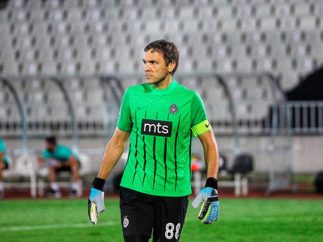 Novi dres Partizana predstavljen na utakmici protiv Dunajske Strede