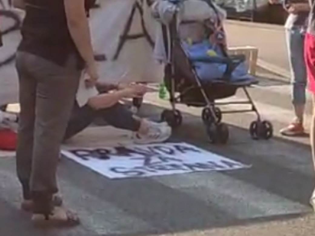 Protest na Karaburmi zbog smrti dečaka