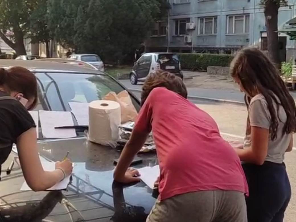 Protest na Karaburmi zbog smrti dečaka