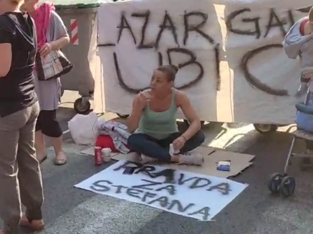 Protest na Karaburmi zbog smrti dečaka