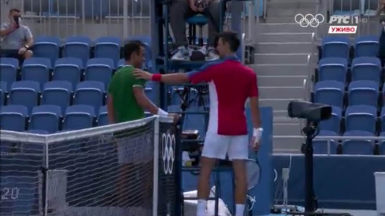 Ugo Delijen i Novak Đoković posle meča na Olimpijskim igrama