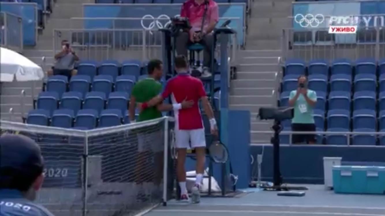 Ugo Delijen i Novak Đoković posle meča na Olimpijskim igrama