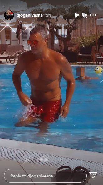 Đole Đogani na bazenu pokazao mišiće