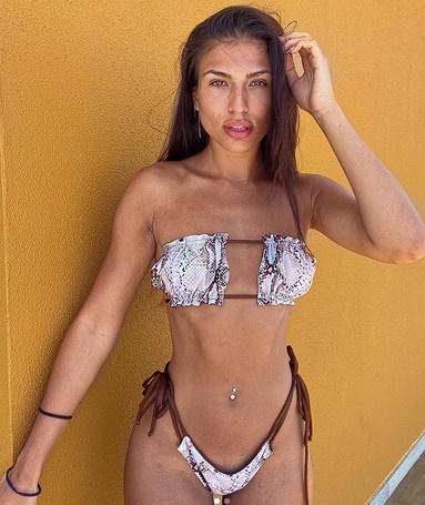 Emili Miler slike u bikiniju