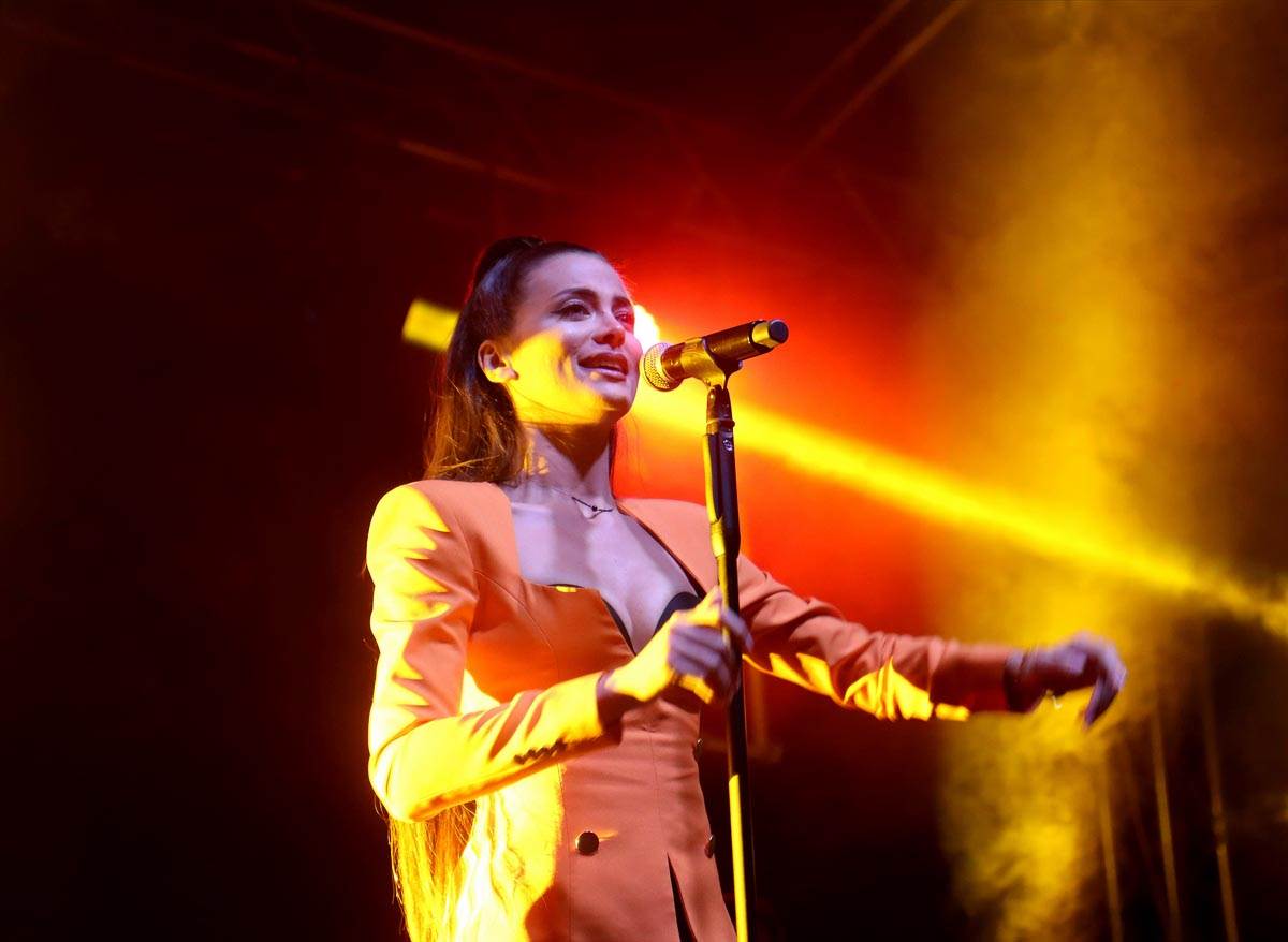 Rada Manojlović i Milica Pavlović koncert Čelinac Bosna i Hercegovina fotografije