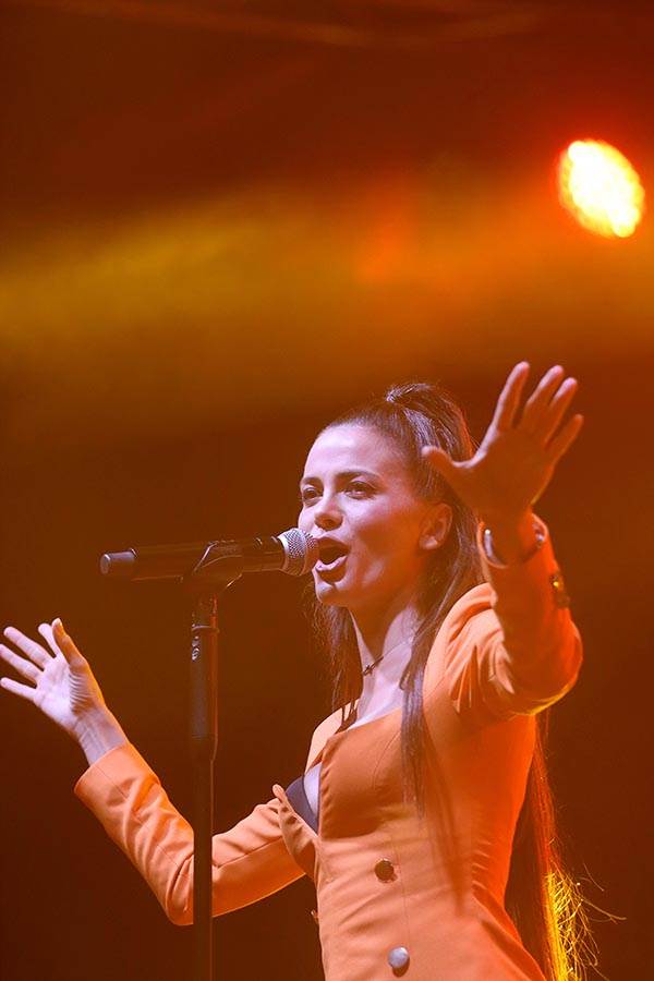 Rada Manojlović i Milica Pavlović koncert Čelinac Bosna i Hercegovina fotografije