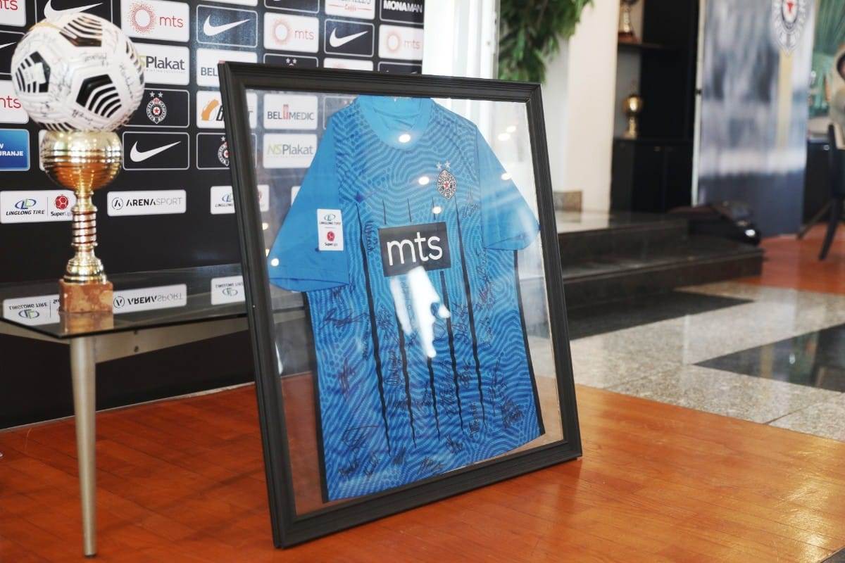 Vladimir Stojković zaplakao na odlasku iz Partizana