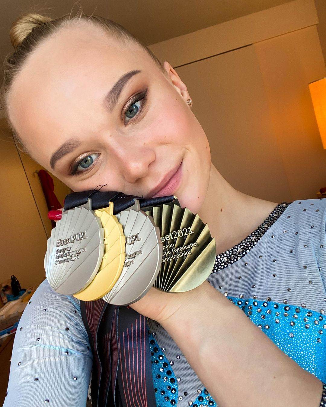 Angelika Melnikova Ruskinje osvojile zlato u gimnastici Simon Bajls najbolja