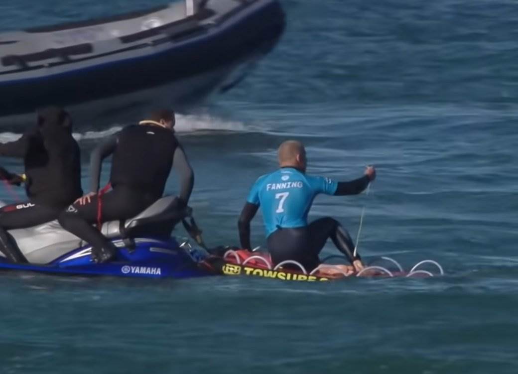 Ajkula napala surfera Mika Feninga