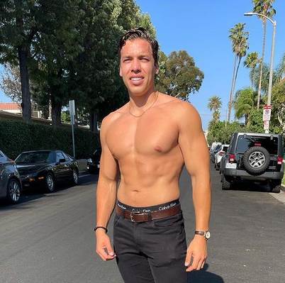 Arnold Švarceneger sin pokazao mišiće