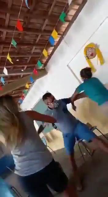 tuča na punktu za vakcinaciju  (5)