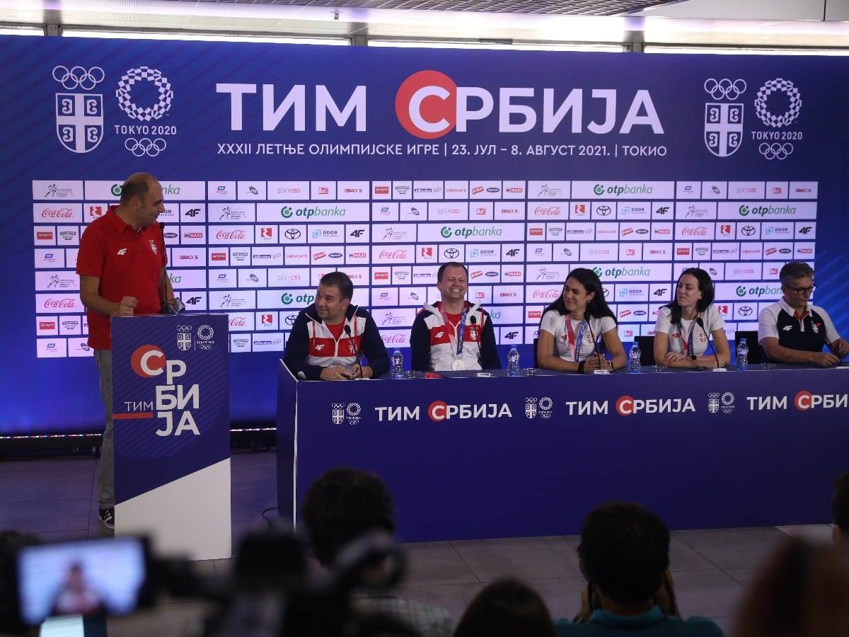 Milica Mandić, Damir Mikec, Tijana Bogdanović, konferencija za novinare (8)