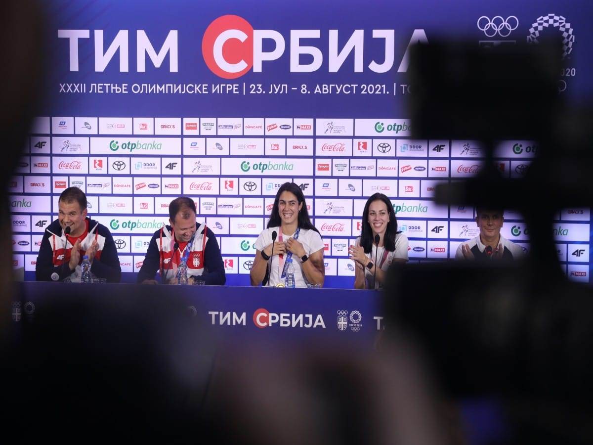 Milica Mandić, Damir Mikec, Tijana Bogdanović, konferencija za novinare (10)