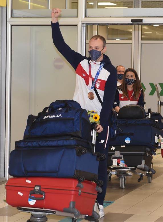Milenko Sebić, Docek na Aerodromu, KZN (5)