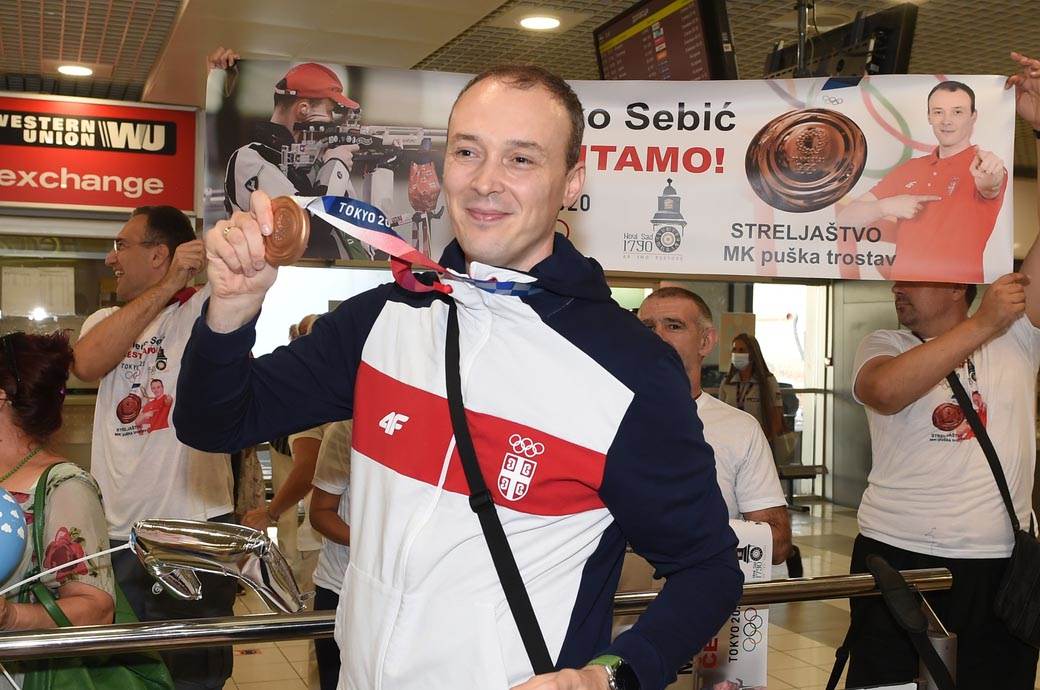 Milenko Sebić, Docek na Aerodromu, KZN (7)