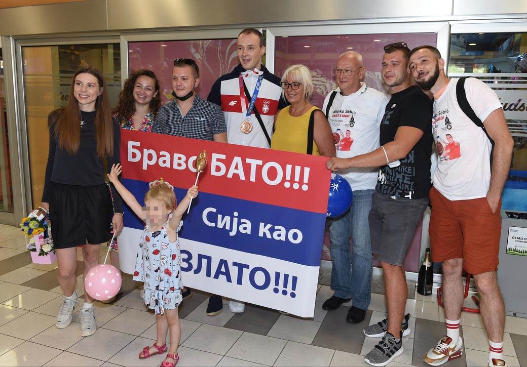 Milenko Sebić, Docek na Aerodromu, KZN (13)