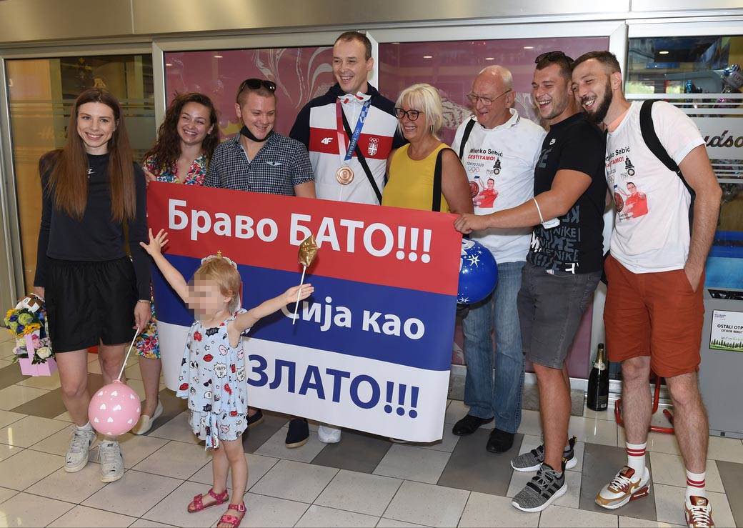Milenko Sebić, Docek na Aerodromu, KZN (14)