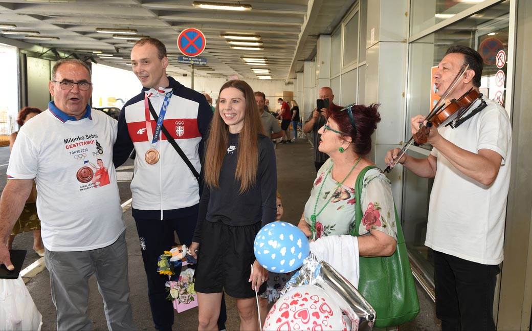 Milenko Sebić, Docek na Aerodromu, KZN (15)