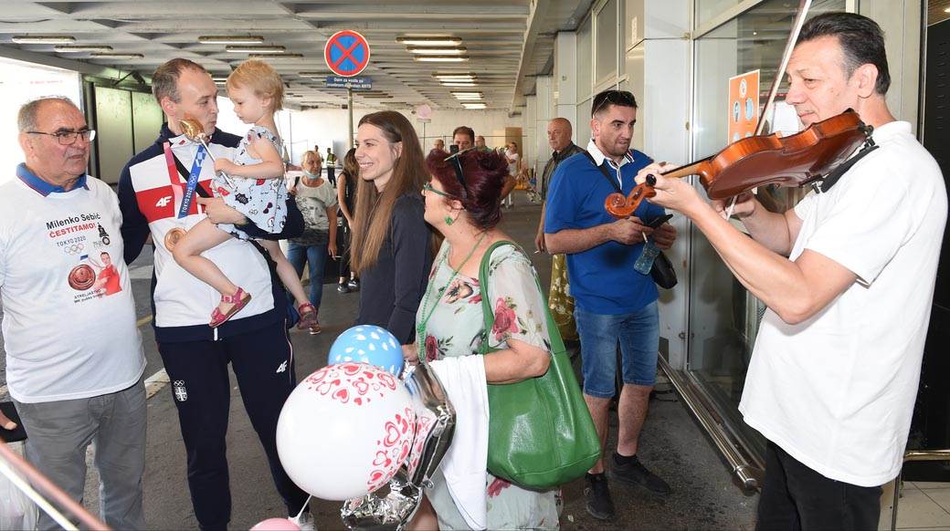 Milenko Sebić, Docek na Aerodromu, KZN (16)