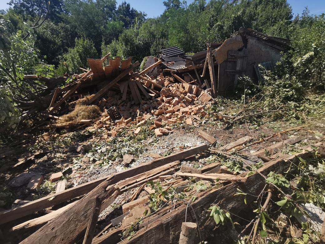 Kamion, cacak, prevrnuo se kamion kod cacka (3)