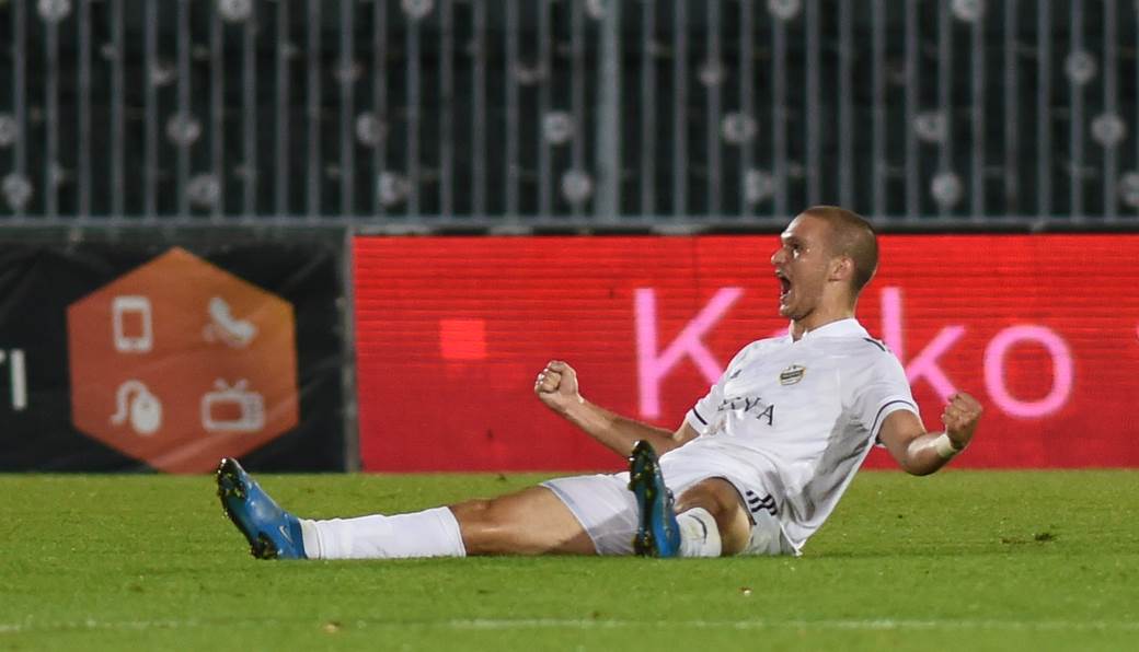 Direktor Čukaričkog preporučuje fudbalera Hamarbija Zvezdi i Partizanu