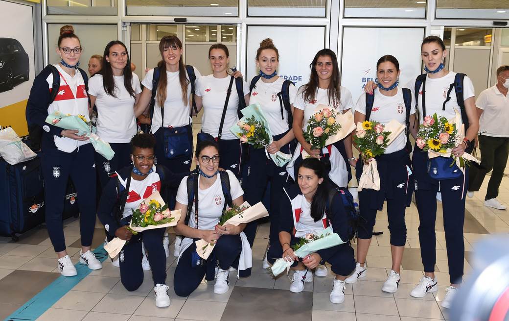 Košarkašice doček (3)