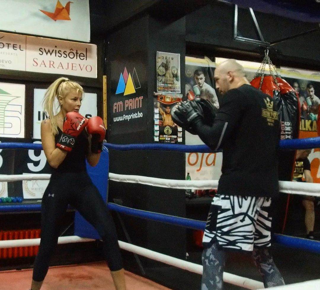 Lana Stanišić voditeljka navija za Velež