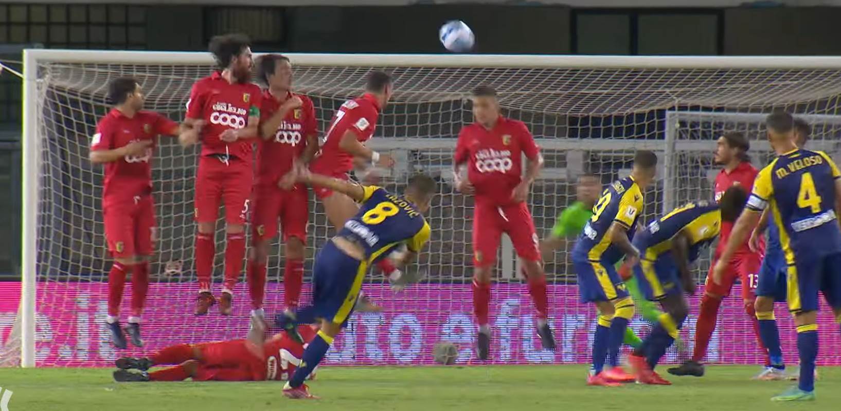 Darko Lazović dao gol za Veronu iz slobodnog udarca protiv Katancara u Kupu Italije