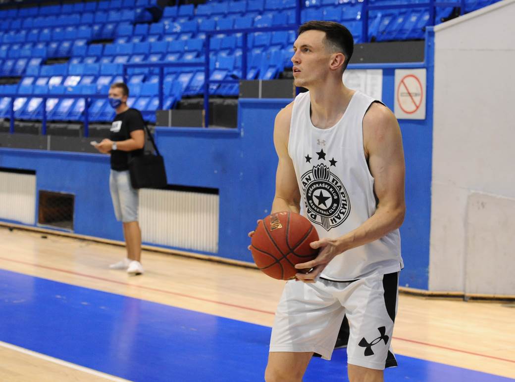 PARTIZAN utakmica (9)