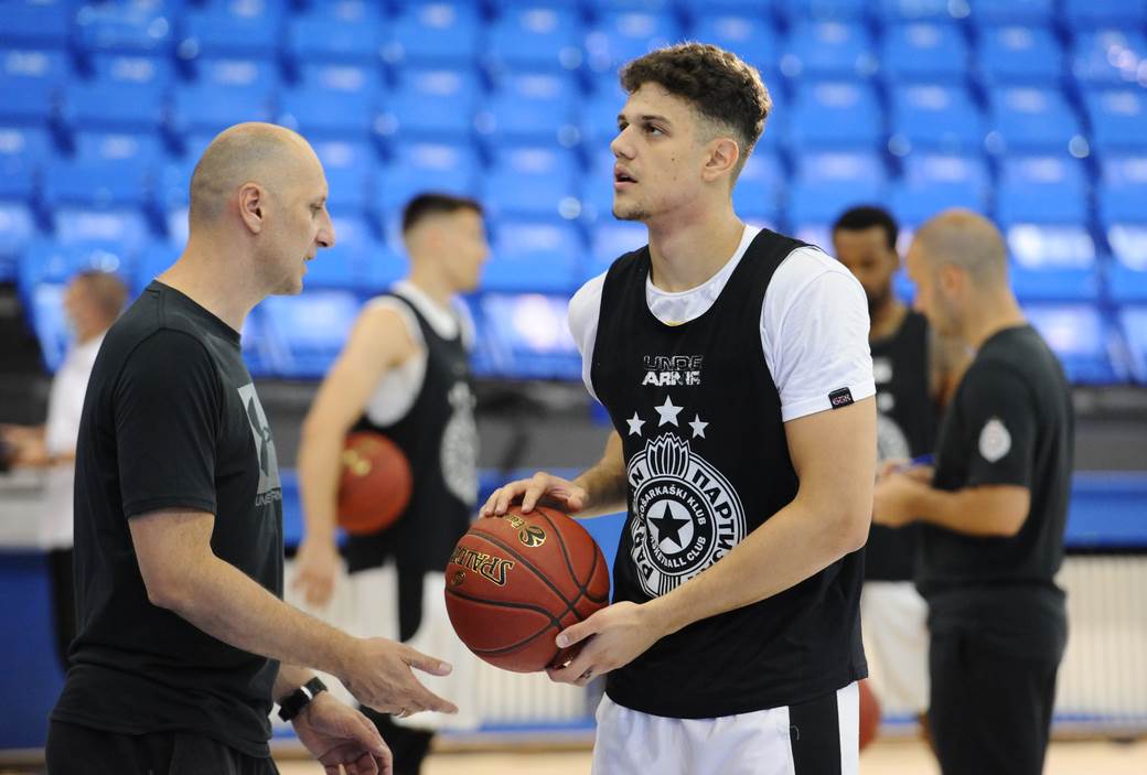 PARTIZAN utakmica (13)