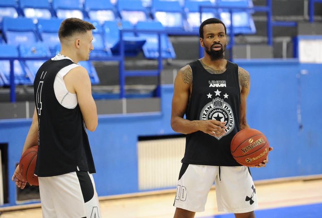 PARTIZAN utakmica (14)