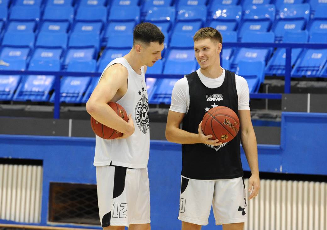 PARTIZAN utakmica (17)