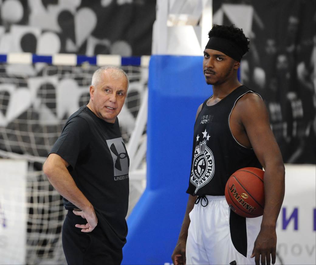 PARTIZAN utakmica (22)