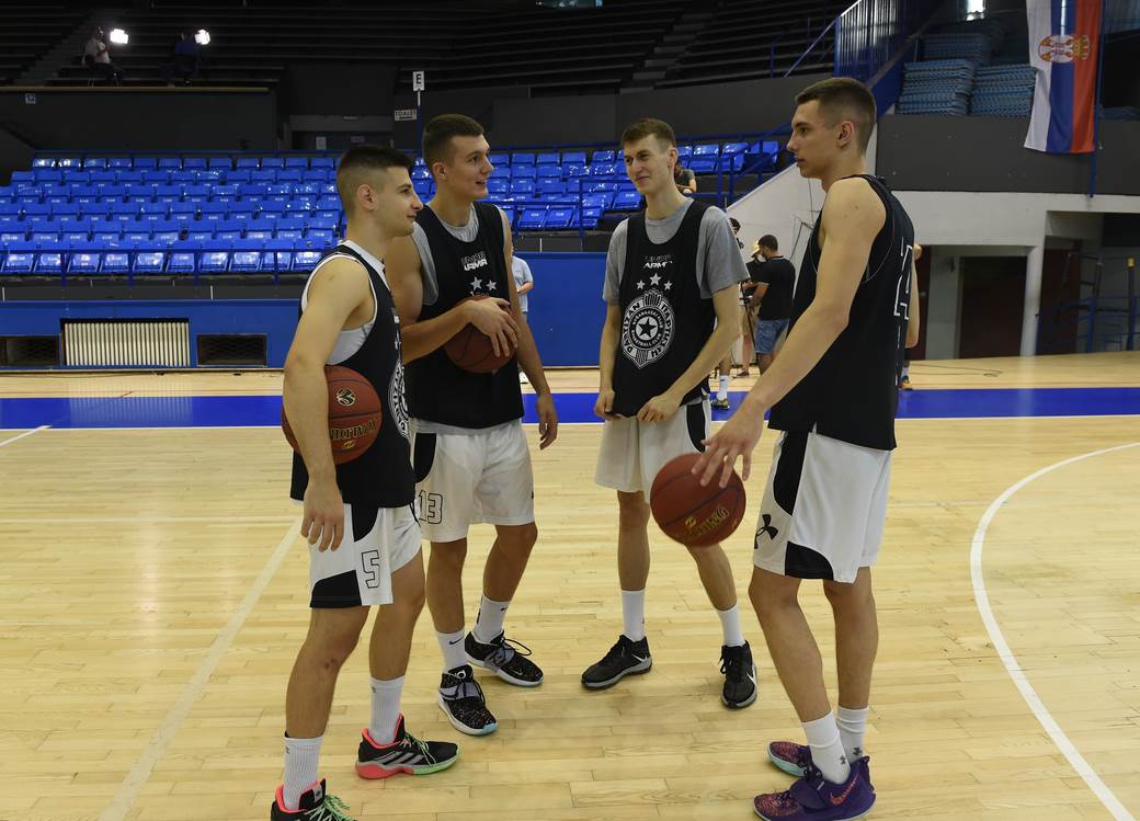 PARTIZAN utakmica (29)