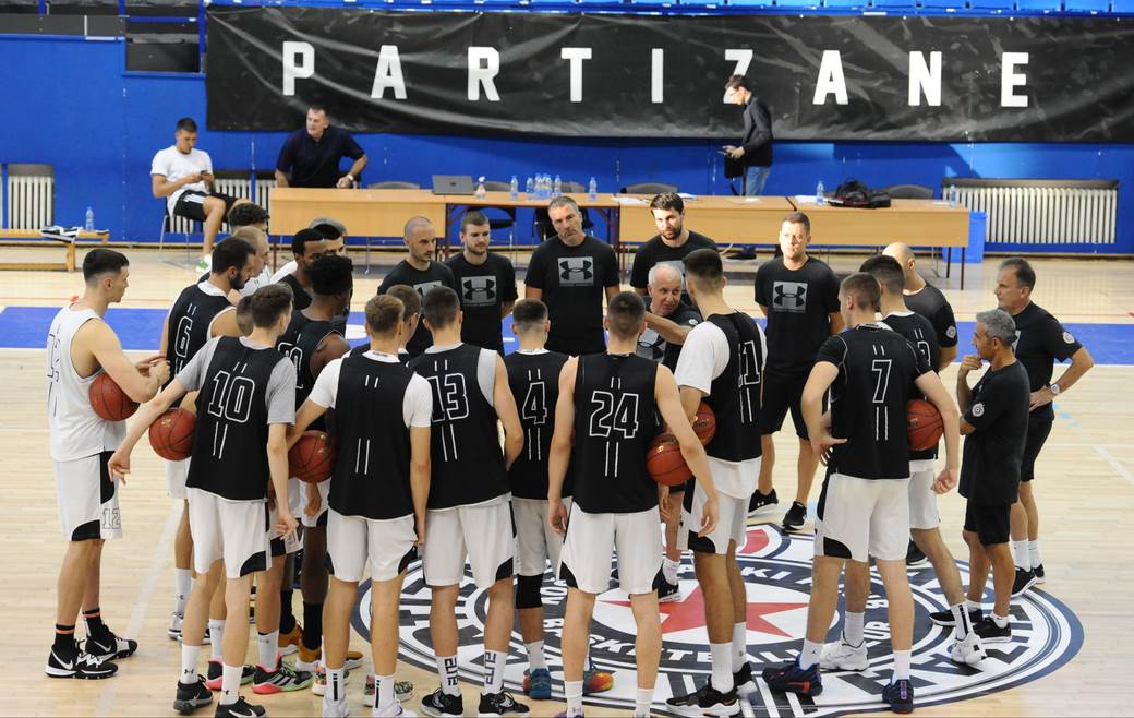 PARTIZAN utakmica (4)