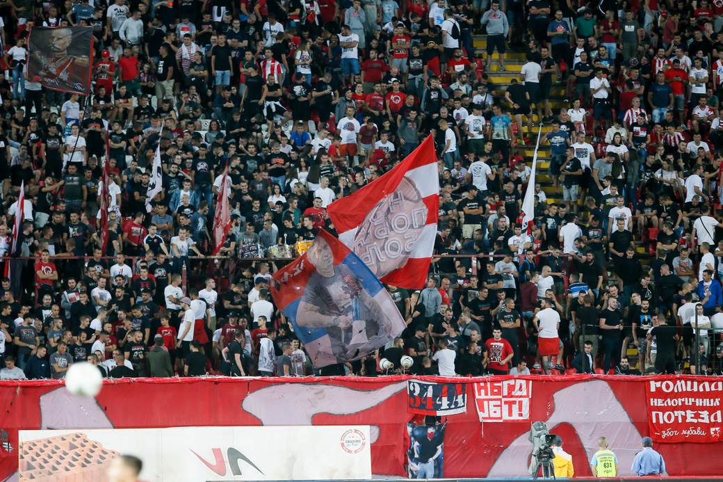 Crvena Zvezda  Kluž (2)