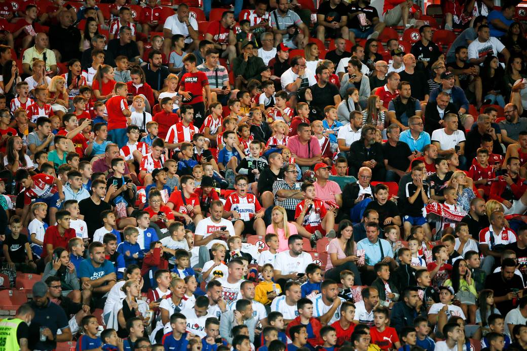 Crvena Zvezda  Kluž (3)