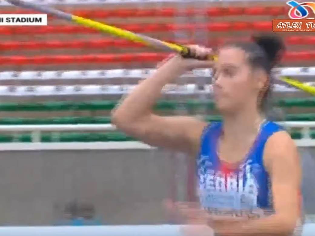 Adriana Vilagoš (3)