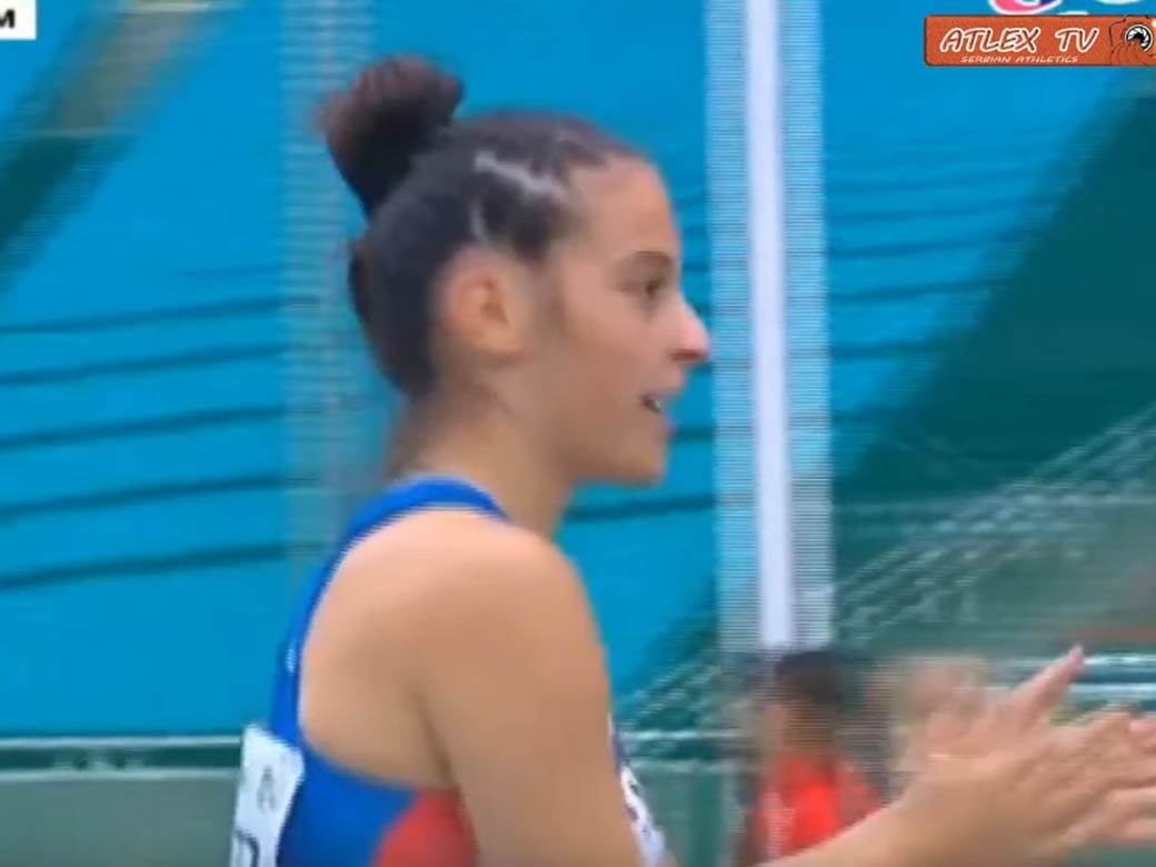 Adriana Vilagoš (6)