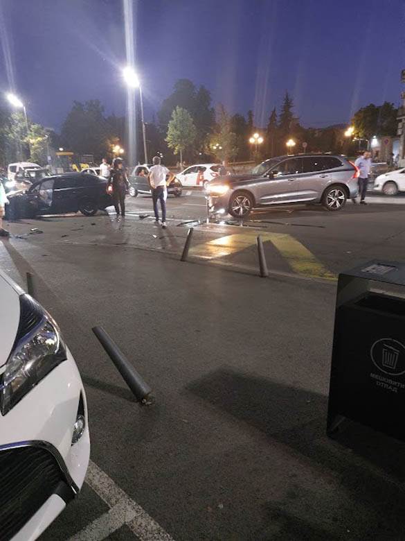 Saobraćajna nesreća na Trgu Nikole Pašića
