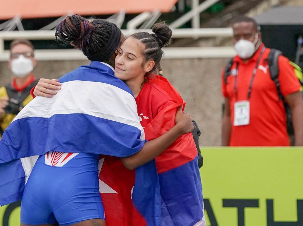 Ko je Adriana Vilagoš