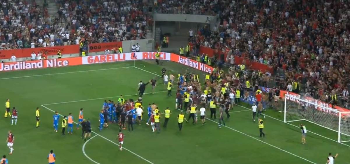 Haos na utakmici Nica Olimpik Marsej član stručnog štaba nokautirao navijača