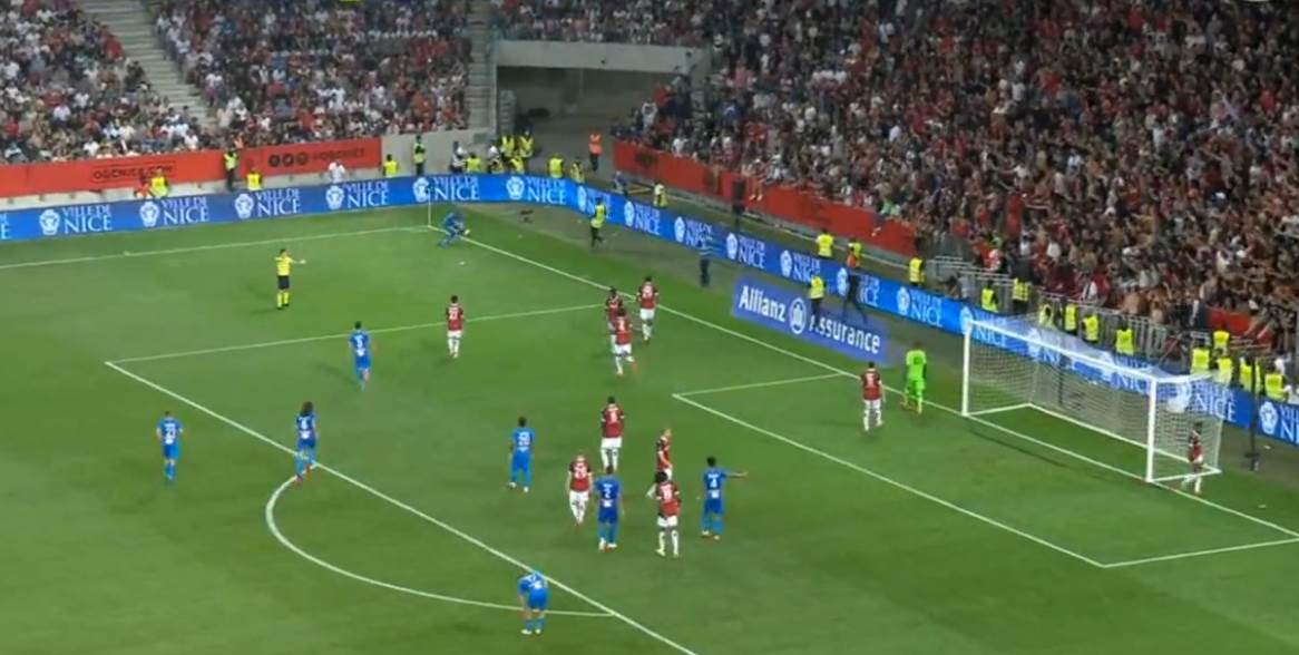 Haos na utakmici Nica Olimpik Marsej član stručnog štaba nokautirao navijača