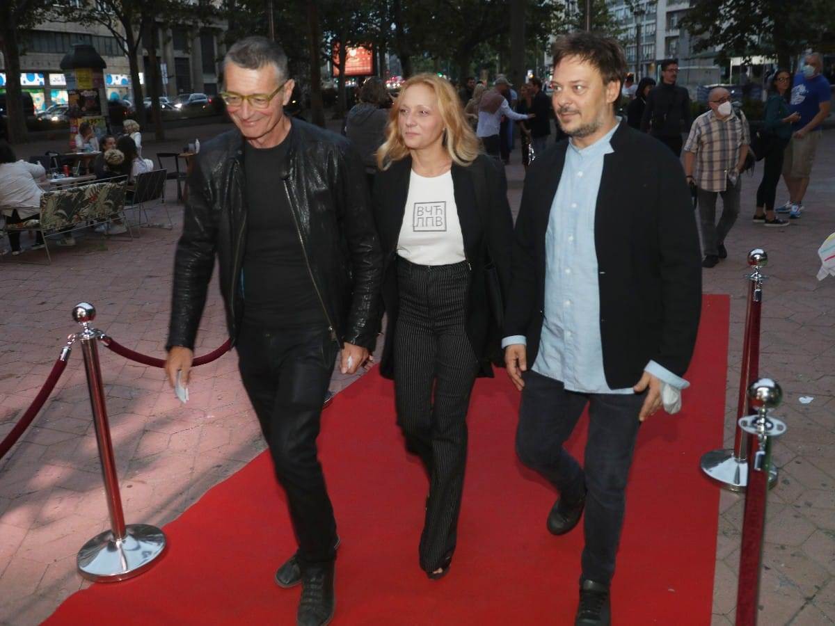 Nečista krv crveni tepih (8)