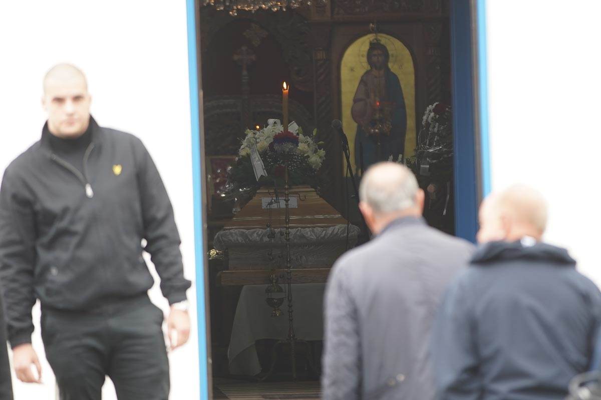 Lane Gutović, sahrana, kumodraž (4)