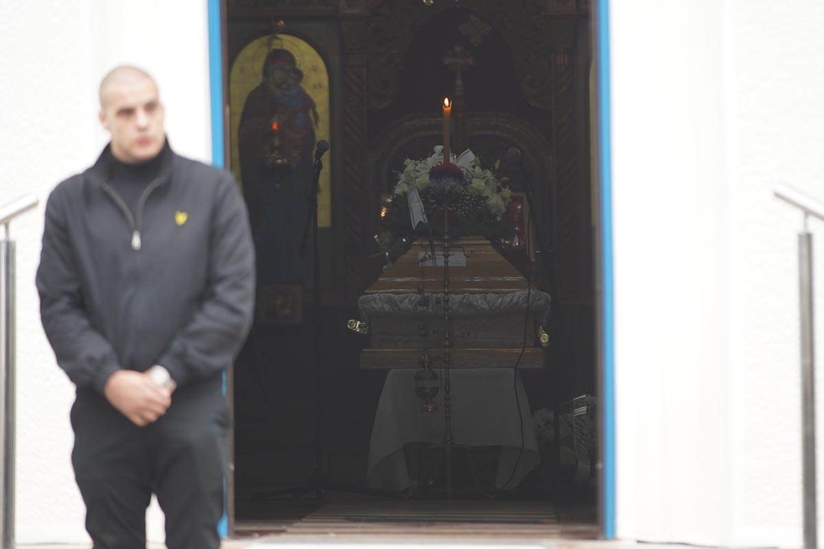 Lane Gutović, sahrana, kumodraž (6)