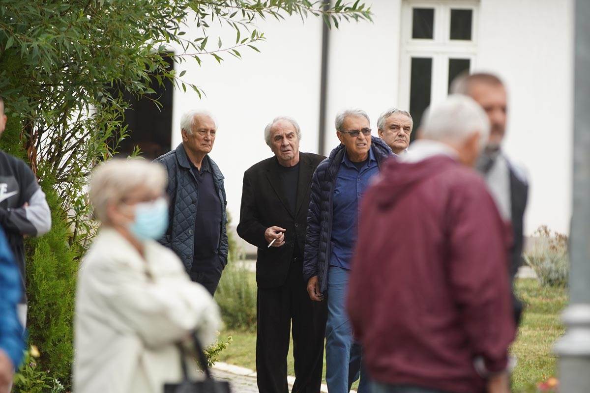 Lane Gutović, sahrana, kumodraž (8)