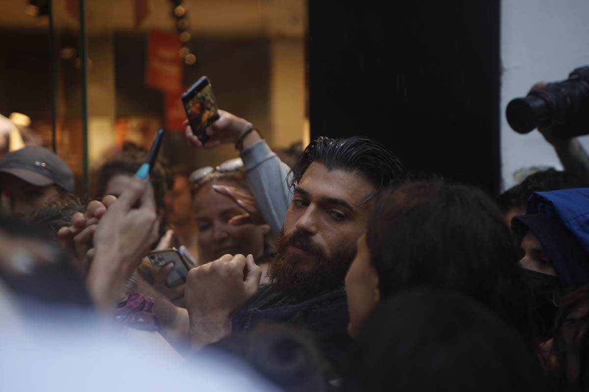 Džan Jaman u Beogradu slika sa unukom Predraga Živkovića Tozovca