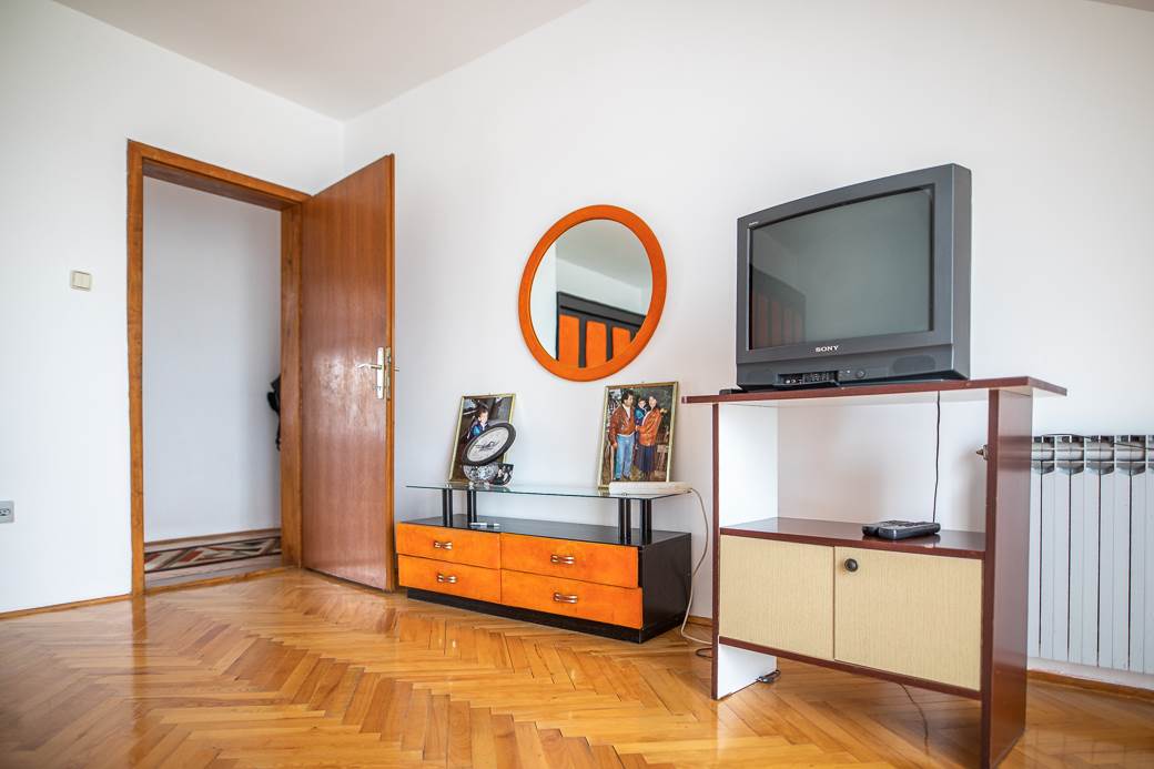 Gastarbajtersko selo kod Šapca, u kućama Luj Viton i Versaće