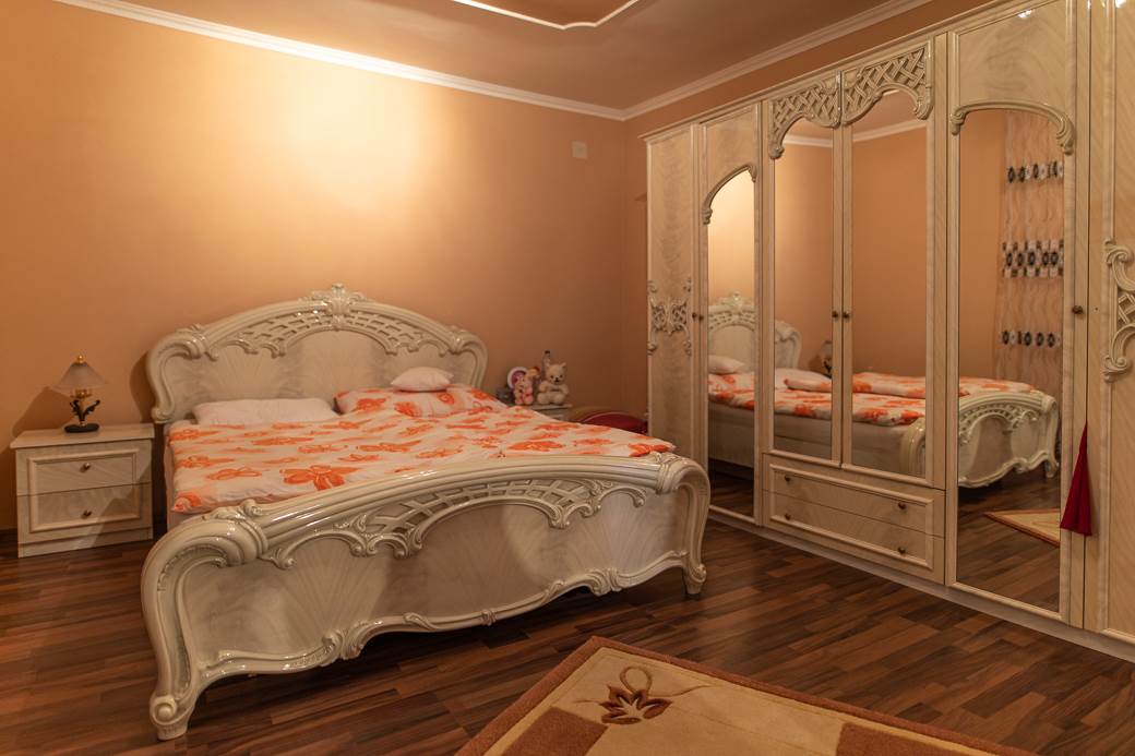 Gastarbajtersko selo kod Šapca, u kućama Luj Viton i Versaće